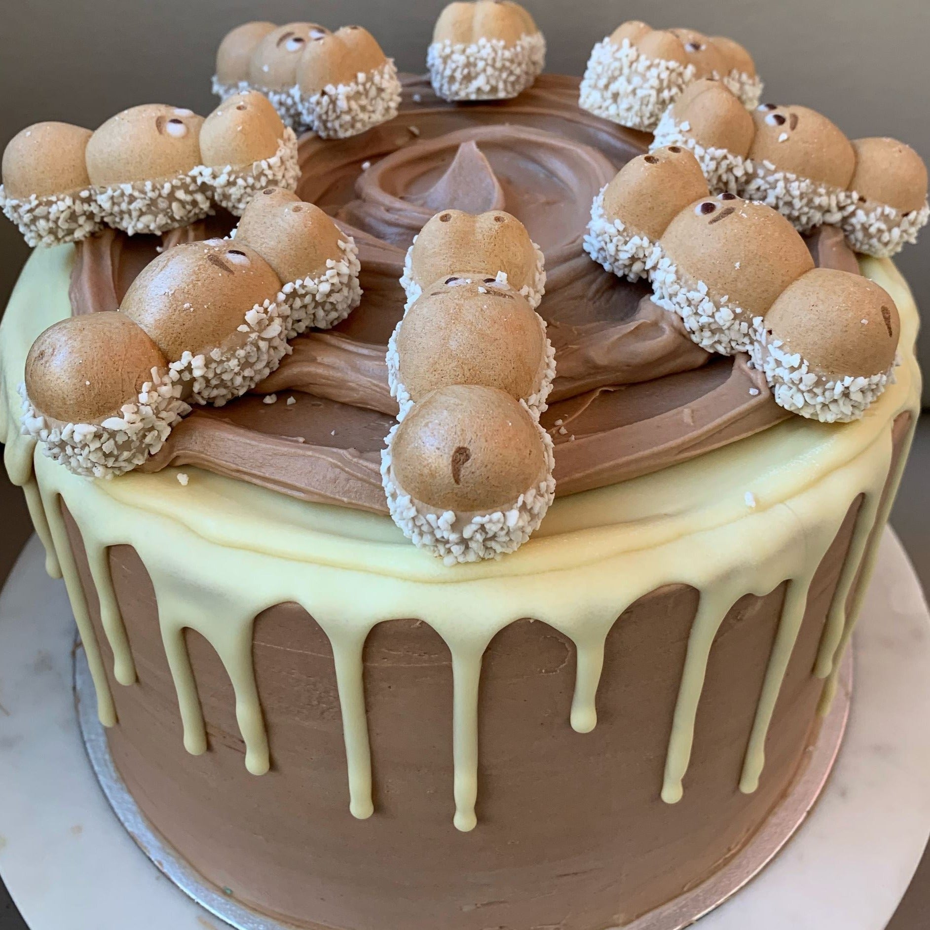 Happy Hippo (28 Unidades) | Barritas Kinder - Barquillo de crujiente galleta con forma de hipopótamo y relleno de crema de leche y avellana.