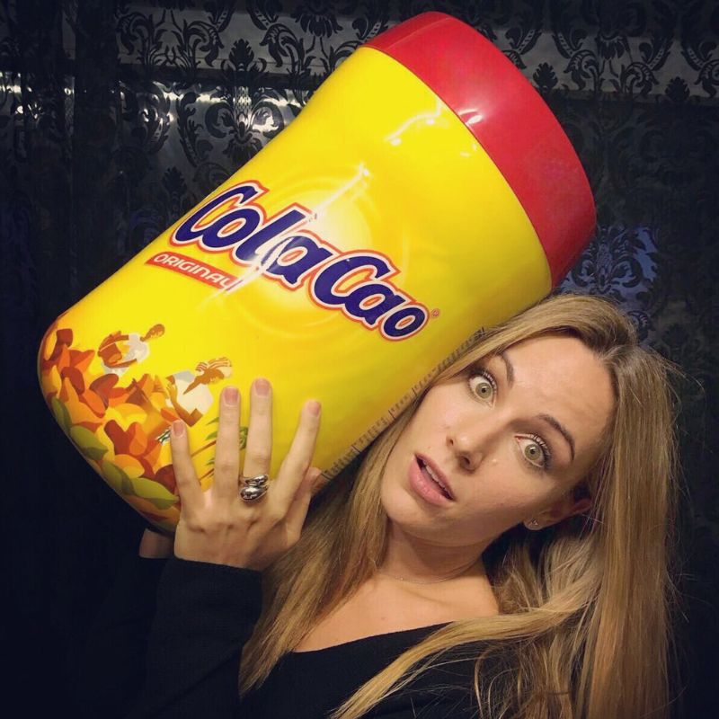 Taburete Infantil de Cola Cao 40cm | Contiene 4,5KG en Bolsas en el Interior