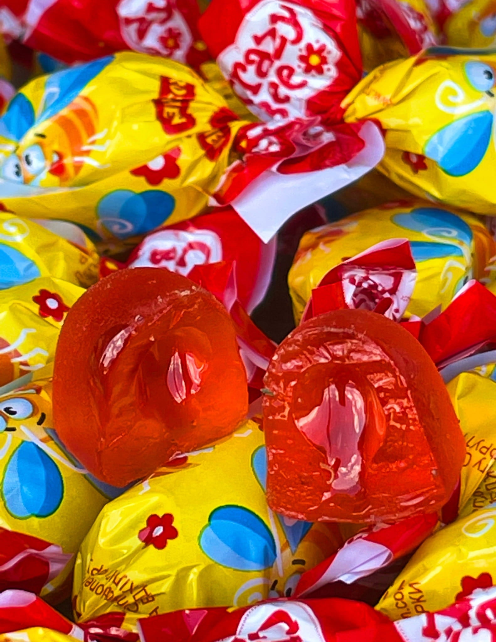 Crazy Bee Fruity 1KG - Caramelos Roshen Sabores Surtidos - Aprox 146 Unidades.